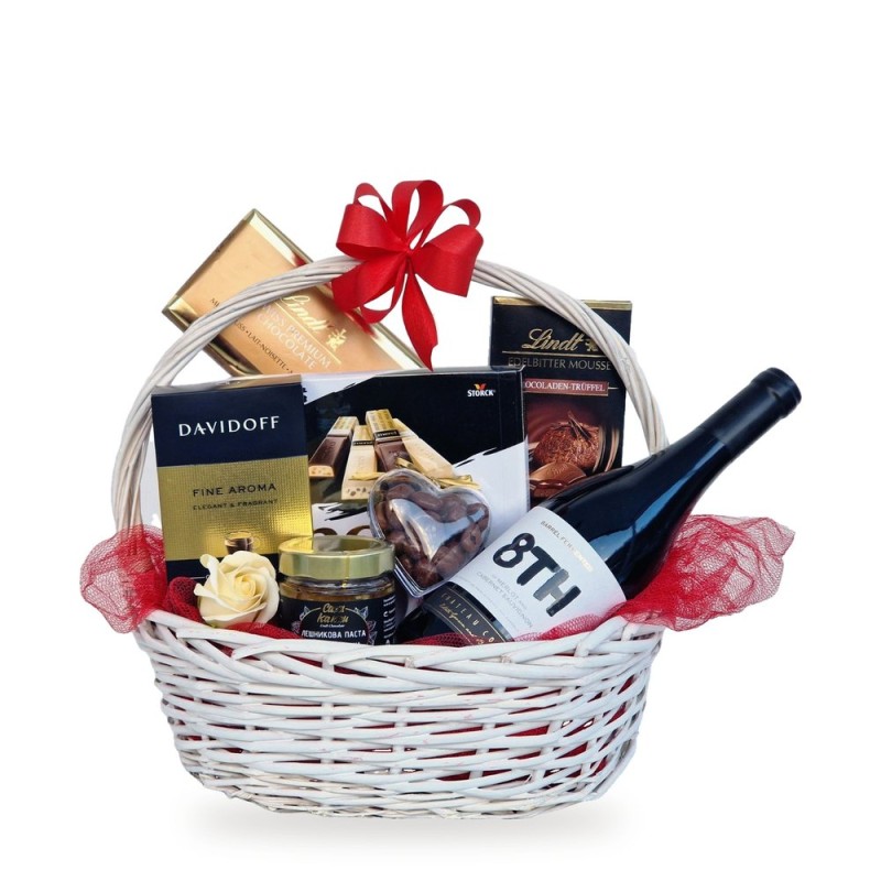 Кафе и шоколад за нея – кошница с Davidoff, Lindt и червено вино