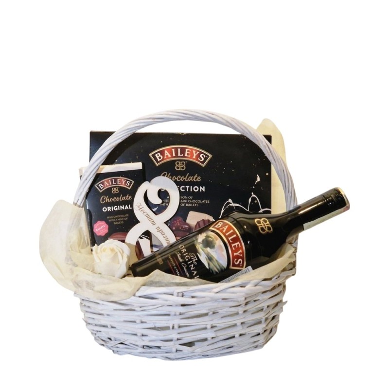 Осми март с Baileys – кошница с Chocolate Collection и дървена осмица