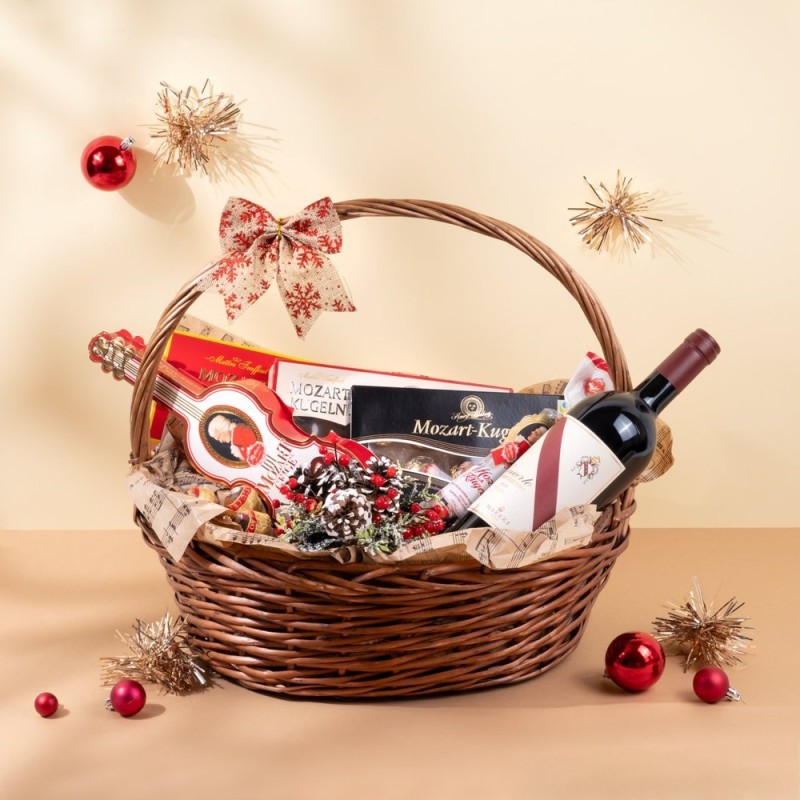Mozart – Christmas basket with wine and Mozartkugeln