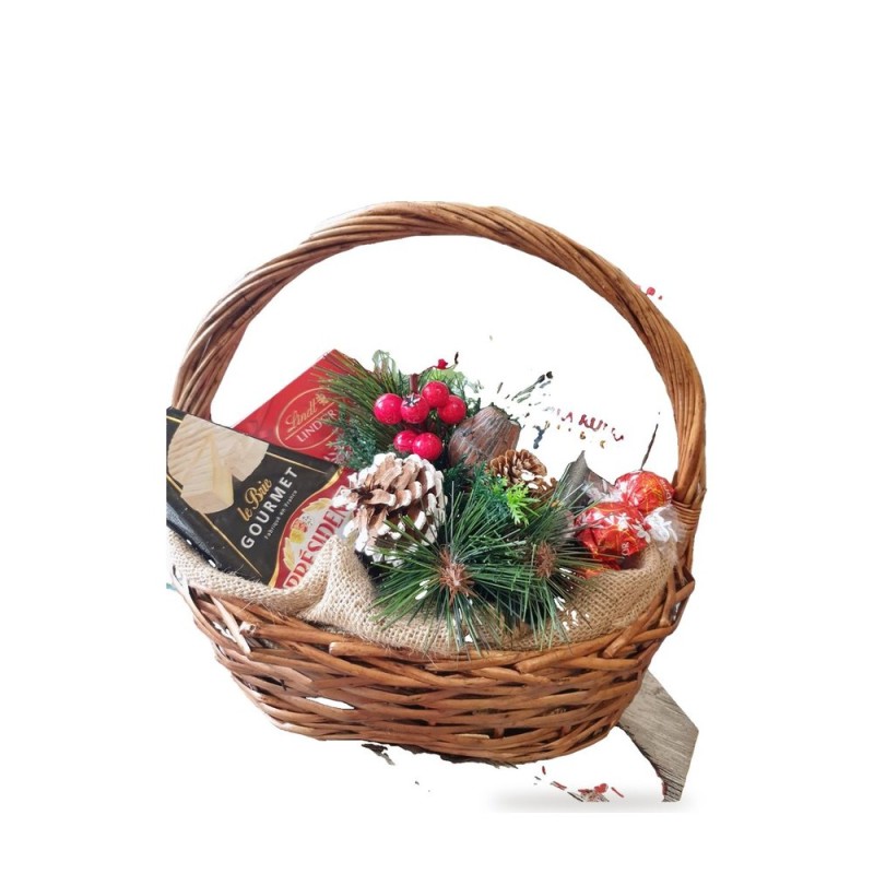 Christmas Forest – basket with Castra Rubra, Brie and Lindor