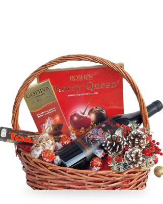 Вишнева Коледа – коледна кошница с вино, Cherry Queen и Godiva