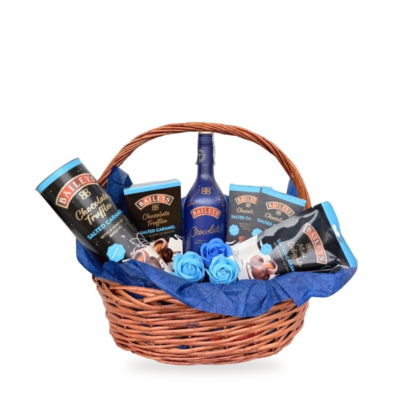 Baileys Chocolat – кошница със солен карамел и сини рози