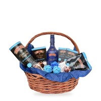Baileys Chocolat – кошница със солен карамел и сини рози