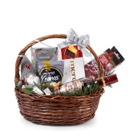 Чивас Коледа – кошница с Chivas Regal 12 и суджук