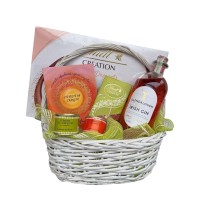 По пътя на сърцето – кошница с Glendalough Rose Gin, Lindt Creation и книга