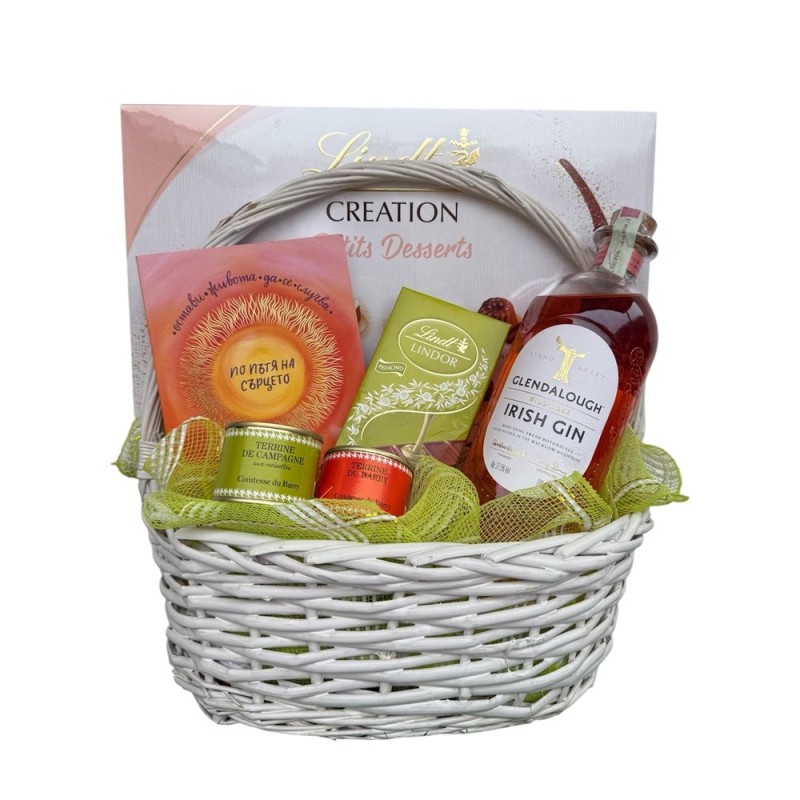 По пътя на сърцето – кошница с Glendalough Rose Gin, Lindt Creation и книга