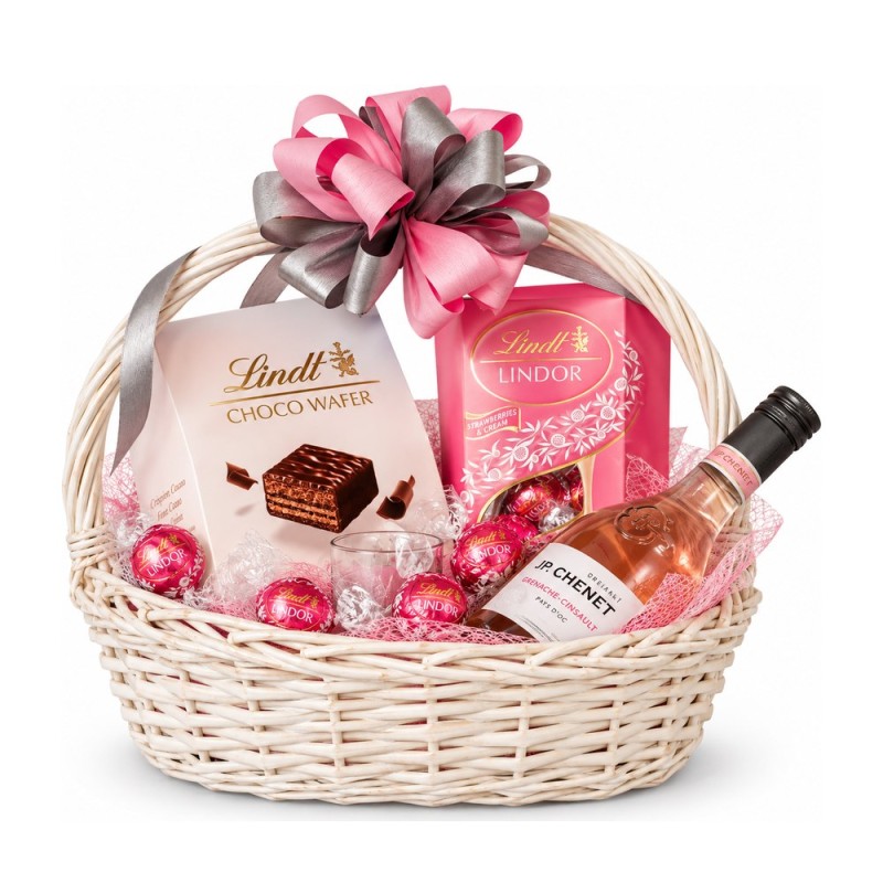 Розова нежност – кошница с вино розе и Lindt