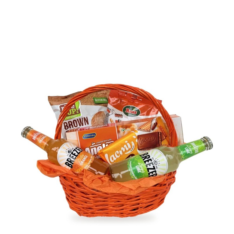 Orange Mood – basket with Breezer, crisps and wafers