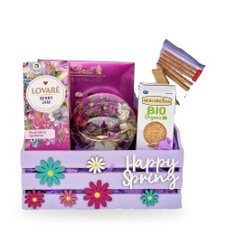 Happy Spring – lilac crate with tea, Lindt pralines and biscuits