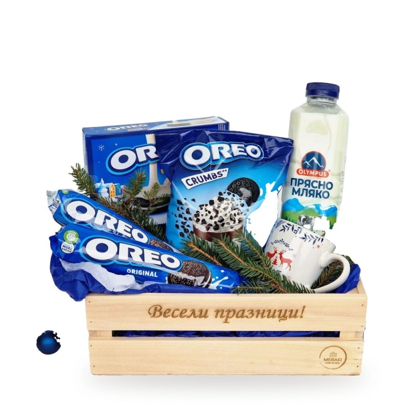 Happy Holidays – crate with Oreo, milk and a mug for kids