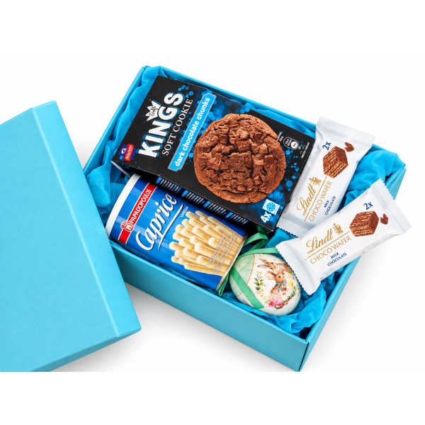 Синя великденска кутия – с бисквити Kings, Caprice и вафли Lindt