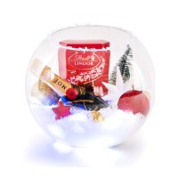 Снежно кълбо – Moët mini и Lindor