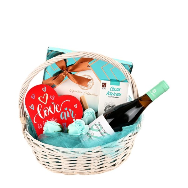 Love is in the Air – кошница с Sauvignon Blanc и шоколади