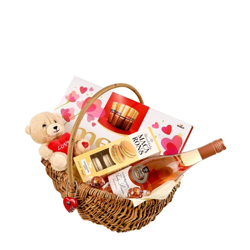 Розово обещание – кошница с розе, макарони и Merci