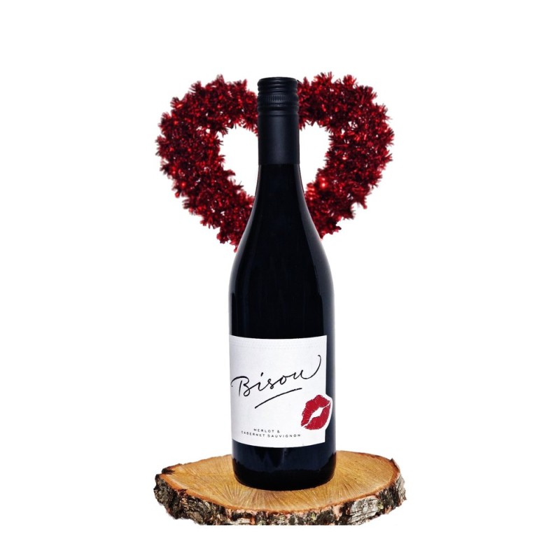 Bisou – вино Merlot & Cabernet със сърце на дървена основа