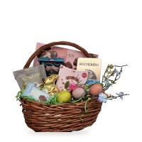 Easter Spring – basket with Bucheron, Baileys and a Lindt gold bunny